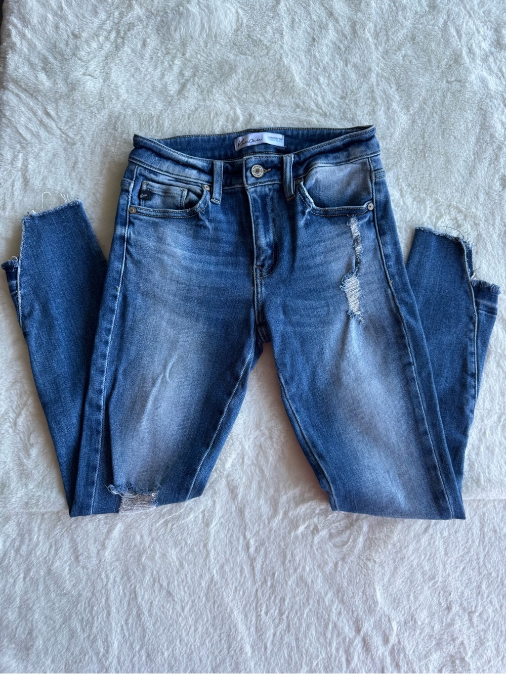**KanCan Distressed Skinny Jeans – Size 23**